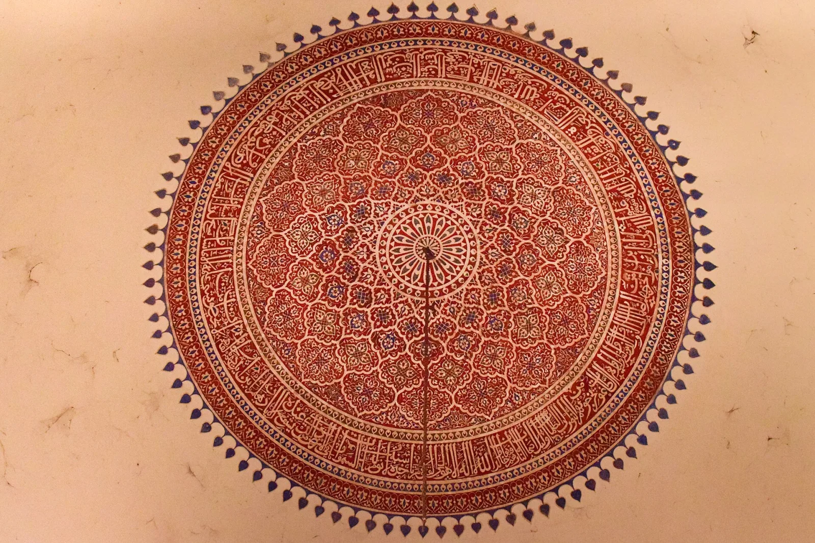Fachada de uma haveli do Rajastão, com balcões trabalhados