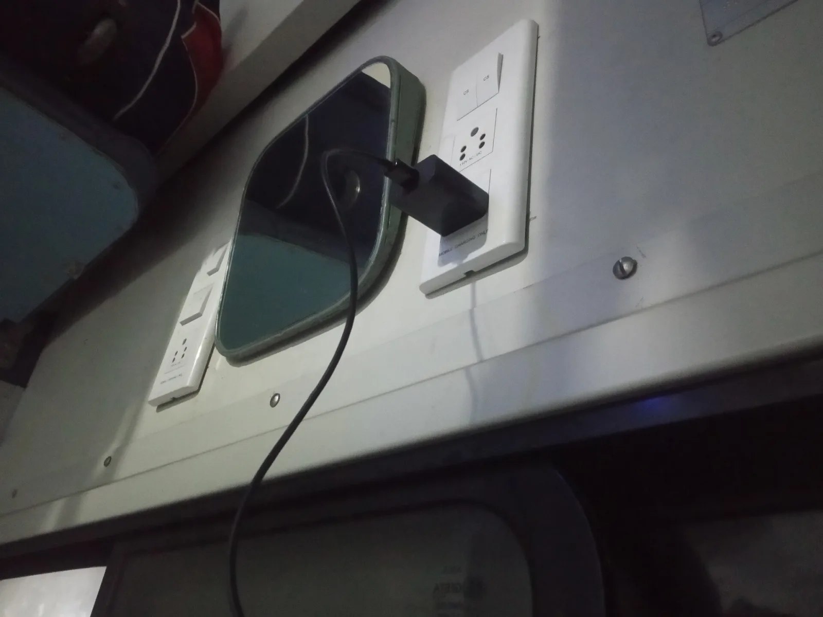 Tomada elétrica de três pinos redondos, padrão indiano