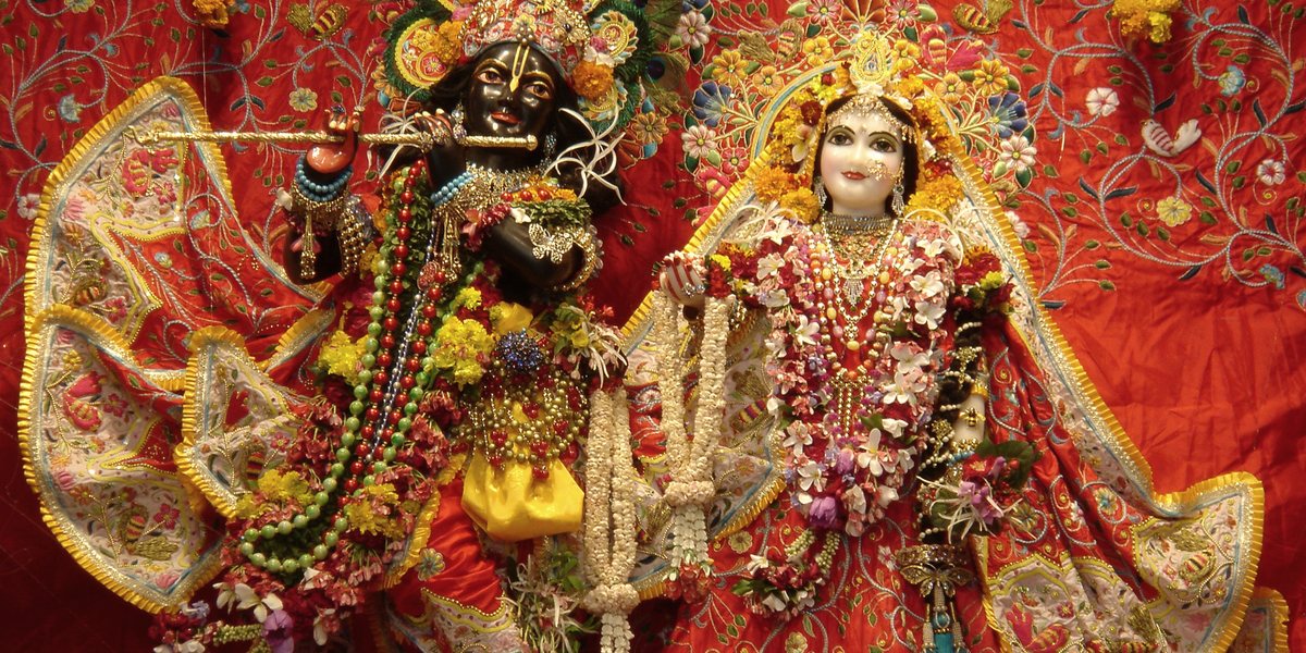 Krishna e Radha, no altar de um templo de Vrindavan