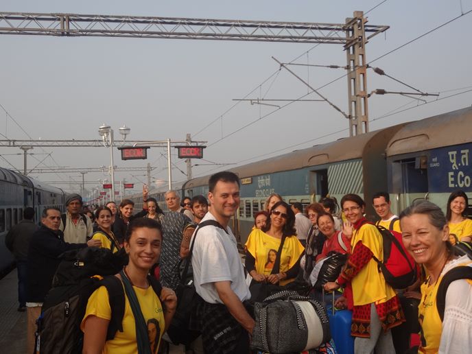 Govinda Turismo Viagem para India Trens India 1