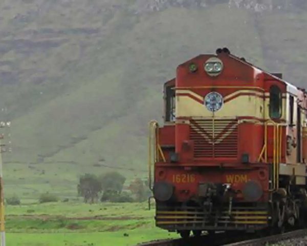 Govinda Turismo Viagem para India Trens India